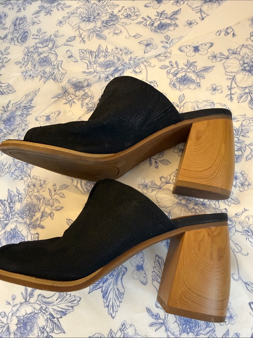 Lucky Brand Black Open-Toe Slide Mules - Picture 9 of 9